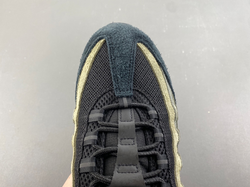 Undefeated Air Max 95 Medium Olive Ib4523 200 20 - www.kickbulk.cc