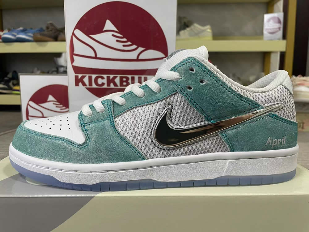 April Skateboard Nike Sb Dunk Low Fd2562 400 9 - www.kickbulk.cc