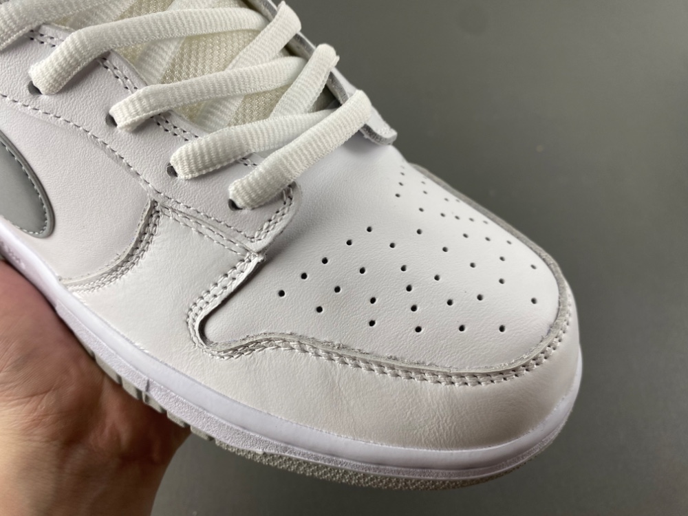 Supreme Dunk Low Sb White Metallic Silver Hq8487 100 13 - www.kickbulk.cc Supreme Dunk Low Sb White Metallic Silver Hq8487 100 13 - www.kickbulk.cc