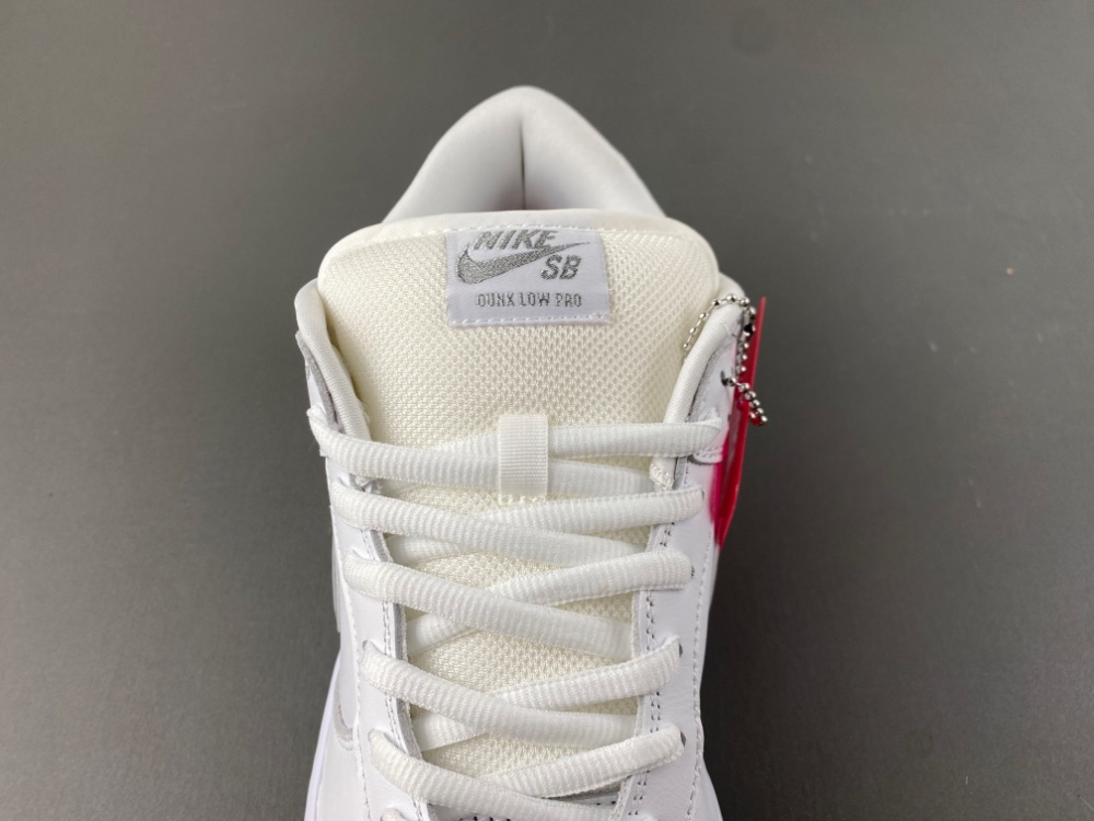 Supreme Dunk Low Sb White Metallic Silver Hq8487 100 14 - www.kickbulk.cc Supreme Dunk Low Sb White Metallic Silver Hq8487 100 14 - www.kickbulk.cc
