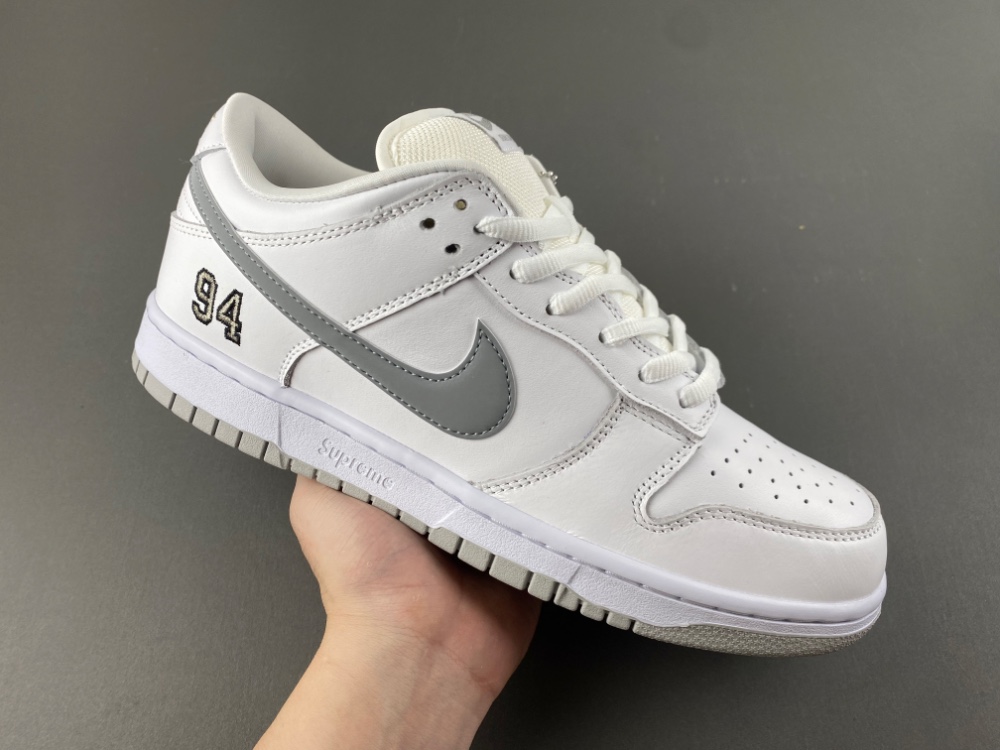 Supreme Dunk Low Sb White Metallic Silver Hq8487 100 5 - www.kickbulk.cc Supreme Dunk Low Sb White Metallic Silver Hq8487 100 5 - www.kickbulk.cc