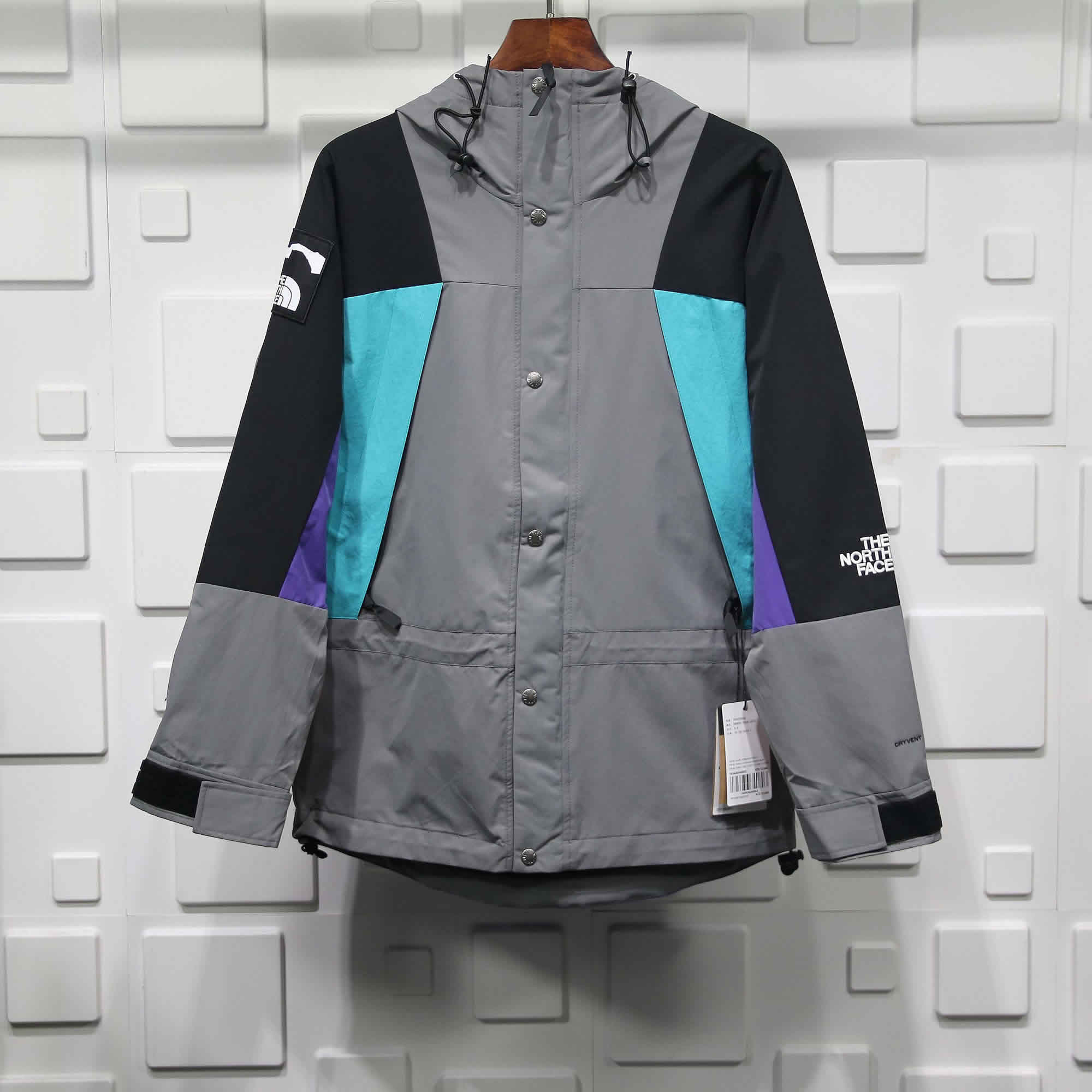 The North Face Invincible Vol 2 Mountain Light Jacket 1 - www.kickbulk.cc