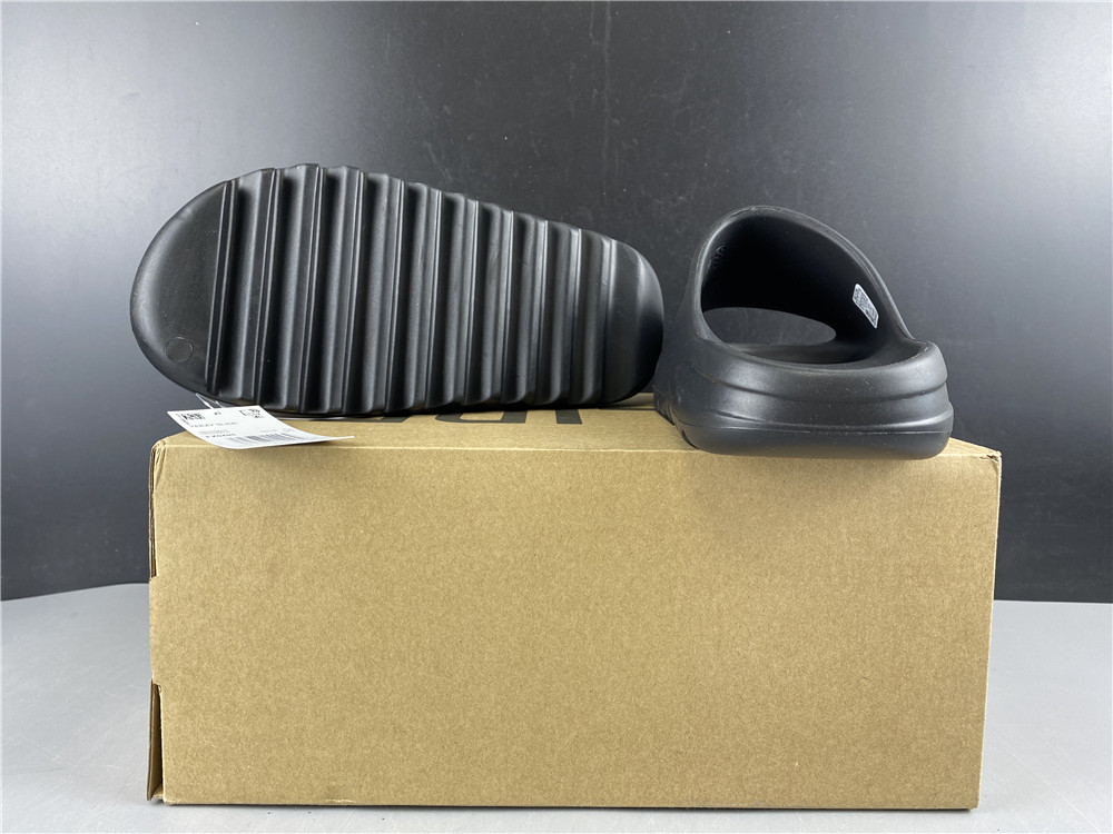 Adidas Yeezy Slide Black_4 - www.kickbulk.cc