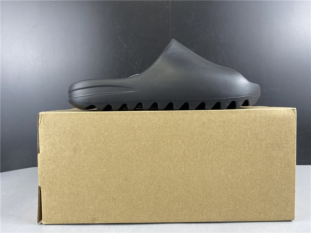 Adidas Yeezy Slide Black_6 - www.kickbulk.cc