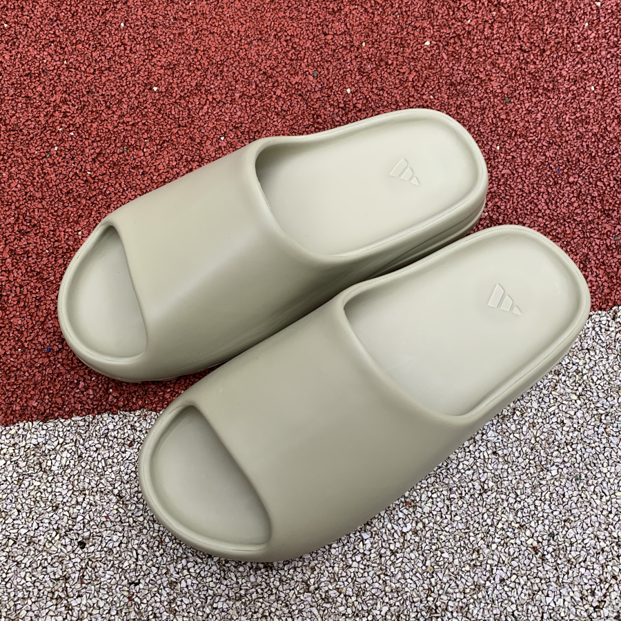 Adidas Yeezy Slide Light Mung Bean 1 - www.kickbulk.cc