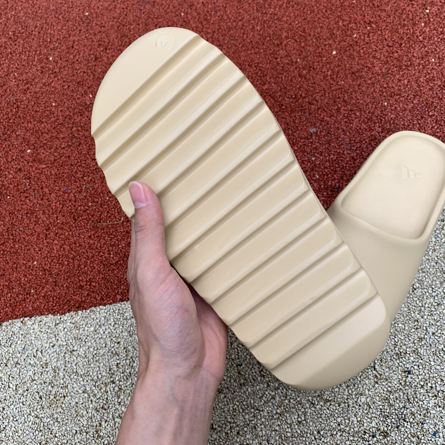 Adidas Yeezy Slide Light Sand Color 4 - www.kickbulk.cc