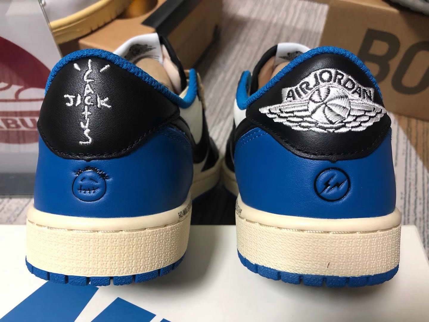 FRAGMENT DESIGN X TRAVIS SCOTT X AIR JORDAN 1 RETRO HIGH & LOW KICKBULK ...